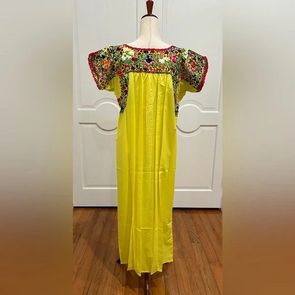 San Antonino Maxi Dress,Oaxaca Mexican dress.Hand Embroidered with Silk Threads. - Picture 8 of 8